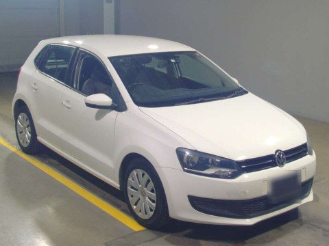 2014 Volkswagen Polo 6RCBZ[2]