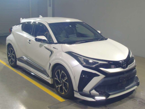 2020 Toyota C-HR NGX10[2]