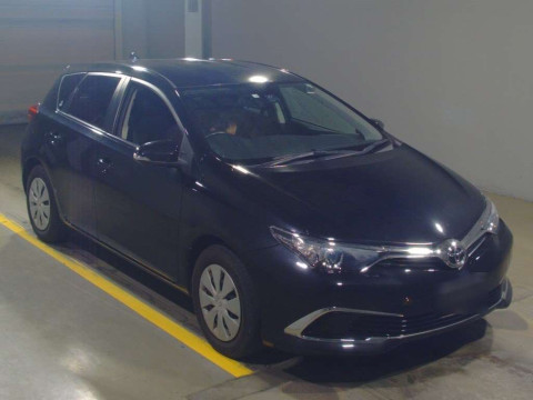 2016 Toyota Auris NZE181H[2]