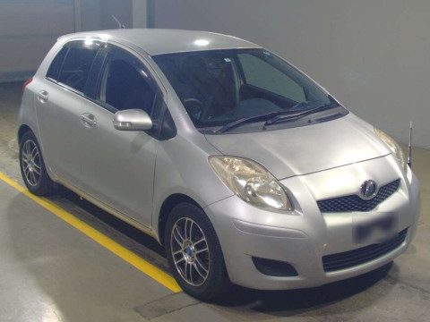 2009 Toyota Vitz SCP90[2]