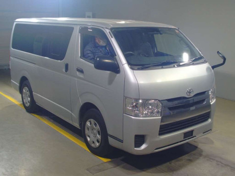 2020 Toyota Regiusace Van TRH200V[2]