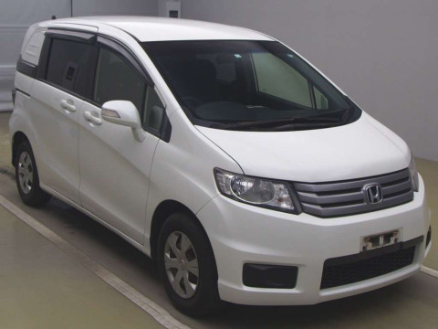 2014 Honda Freed Spike GB3[2]