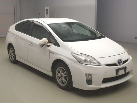 2010 Toyota Prius ZVW30[2]