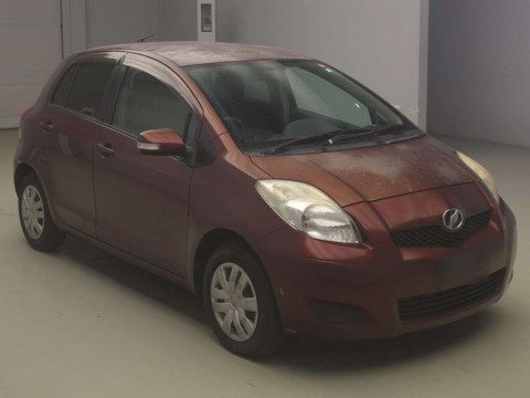 2010 Toyota Vitz SCP90[2]