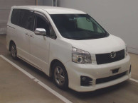 2013 Toyota Voxy