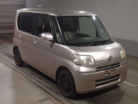 2010 Daihatsu Tanto