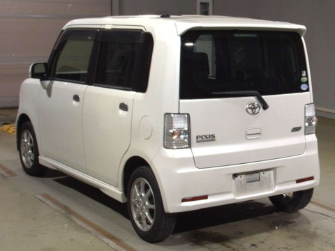 2014 Toyota Pixis Space L575A[2]