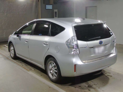 2014 Toyota Prius alpha ZVW41W[1]