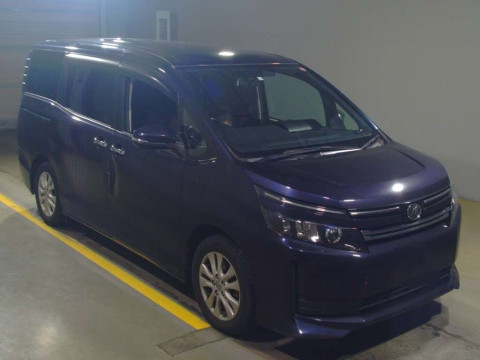 2016 Toyota Voxy ZRR80G[1]