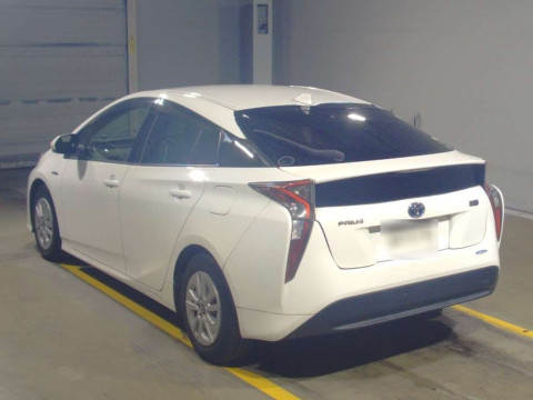 2016 Toyota Prius ZVW50[2]