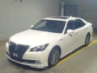 2016 Toyota Crown Majesta