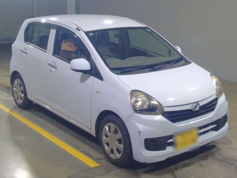 2013 Daihatsu Mira es LA300S[2]