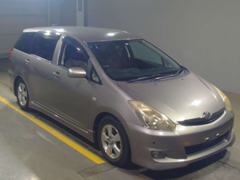 2006 Toyota Wish ZNE10G[1]