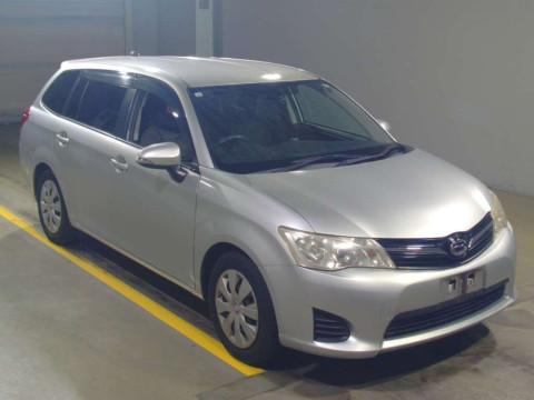 2013 Toyota Corolla Fielder NZE161G[1]