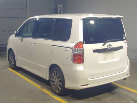 2008 Toyota Noah ZRR70W[2]