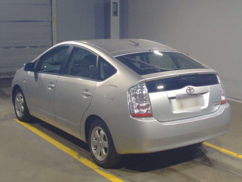 2010 Toyota Prius NHW20[2]