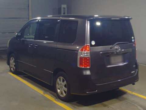 2007 Toyota Noah ZRR70W[2]