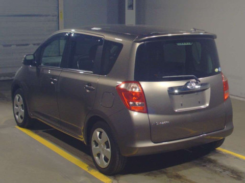 2006 Toyota Ractis NCP100[1]