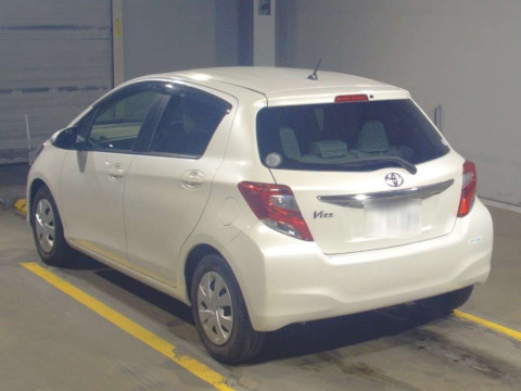 2015 Toyota Vitz NSP130[1]