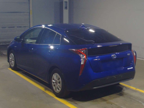 2016 Toyota Prius ZVW50[1]