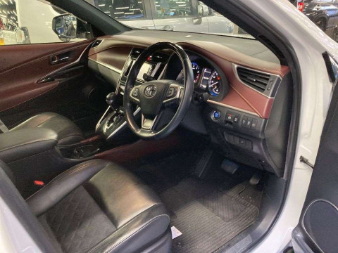 2017 Toyota Harrier ZSU60W[2]