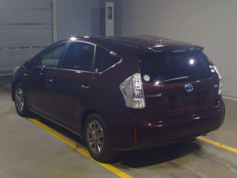 2014 Toyota Prius alpha ZVW41W[1]