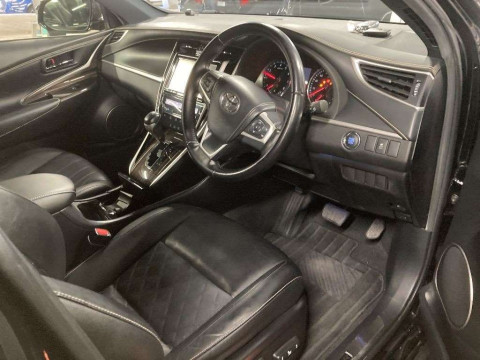 2015 Toyota Harrier ZSU60W[2]