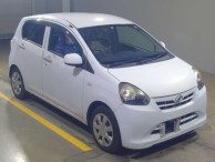 2011 Daihatsu Mira es