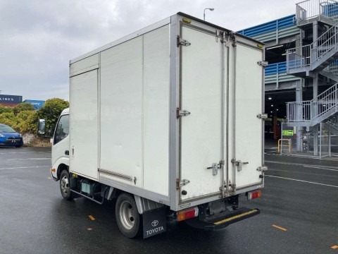 2016 Toyota Dyna Truck XZU605[1]