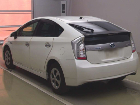 2012 Toyota Prius PHV ZVW35[1]