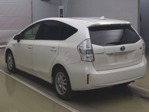 2012 Toyota Prius alpha ZVW41W[1]