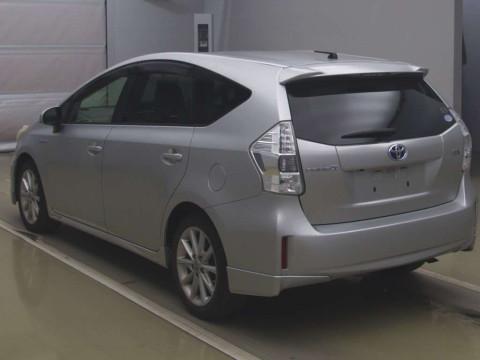 2012 Toyota Prius alpha ZVW41W[1]