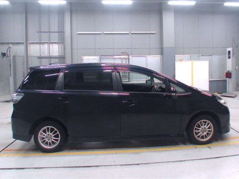 2012 Toyota Wish ZGE20G[2]