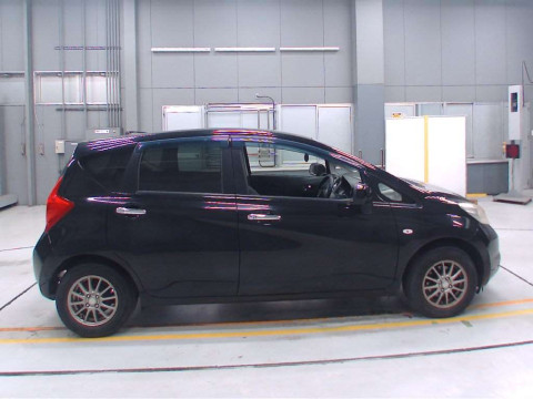 2013 Nissan Note E12[2]