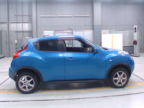 2010 Nissan JUKE YF15[2]