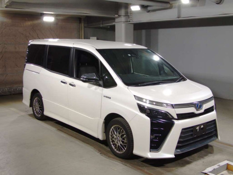 2018 Toyota Voxy ZWR80W[2]