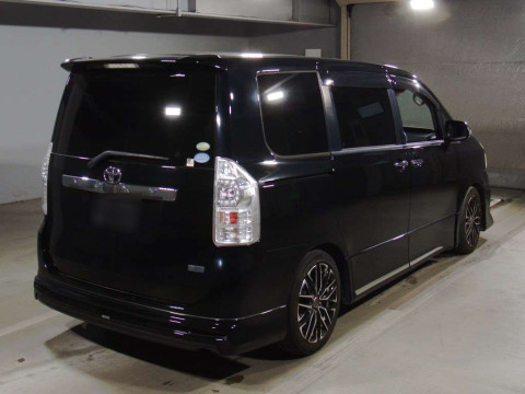 2012 Toyota Voxy ZRR70W[1]