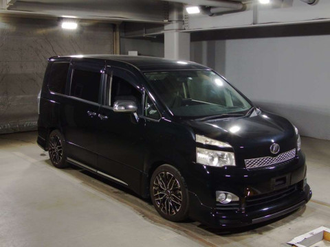 2012 Toyota Voxy ZRR70W[2]