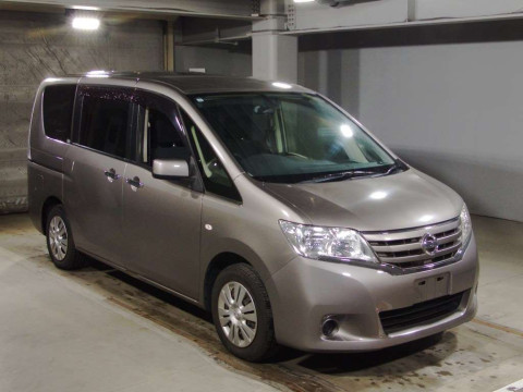 2012 Nissan Serena C26[2]