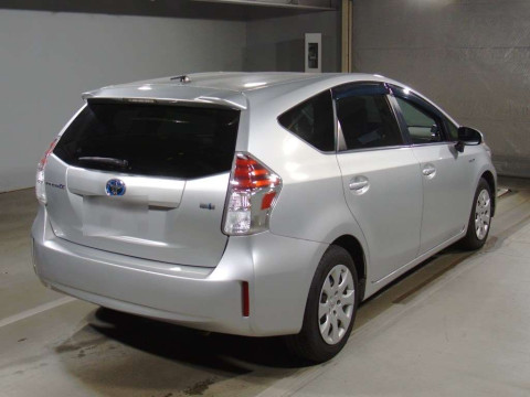 2015 Toyota Prius alpha ZVW41W[1]