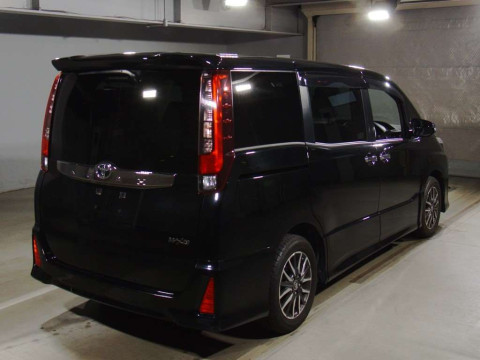 2017 Toyota Noah ZRR80W[1]