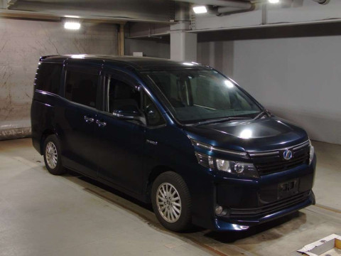 2014 Toyota Voxy ZWR80G[2]