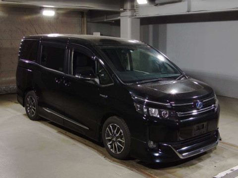 2015 Toyota Voxy ZWR80G[2]