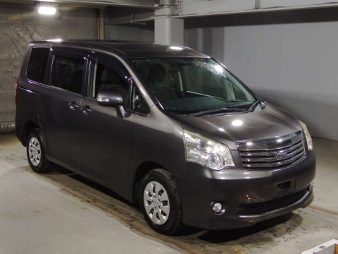 2012 Toyota Noah ZRR75G[2]