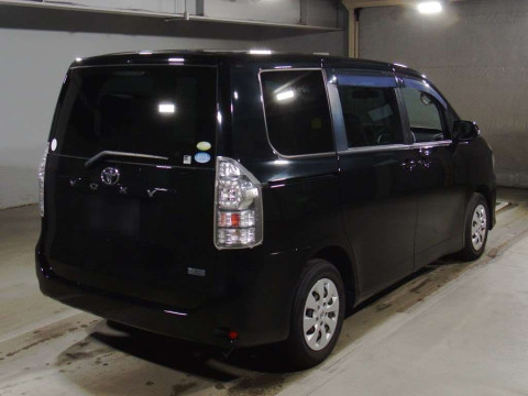 2010 Toyota Voxy ZRR70G[1]