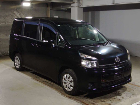 2010 Toyota Voxy ZRR70G[2]