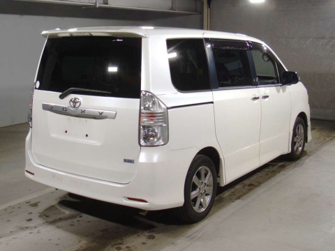 2008 Toyota Voxy ZRR70W[1]