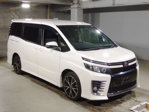 2014 Toyota Voxy ZRR80W[2]