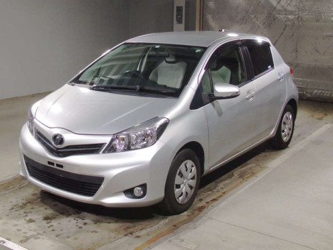 2011 Toyota Vitz NSP130[0]