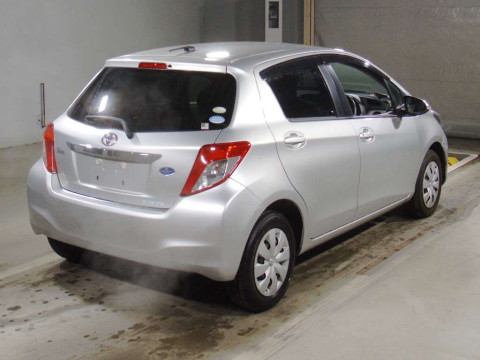 2011 Toyota Vitz NSP130[1]